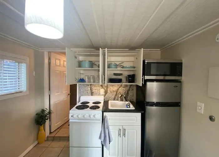 Charming Private With Pool Tempe