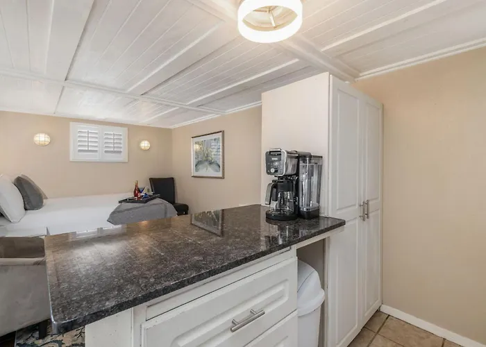 Charming Private With Pool