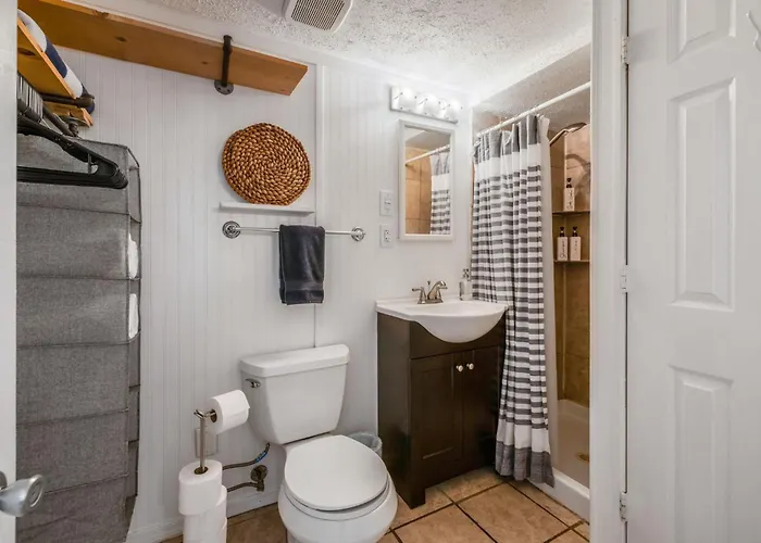 Guest house Charming Private With Pool