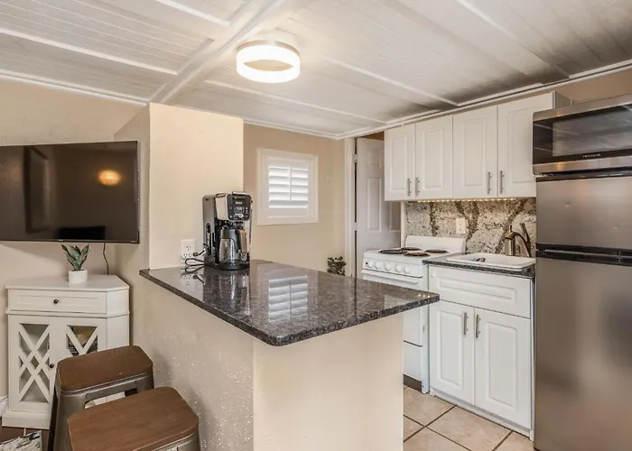 Charming Private With Pool Tempe